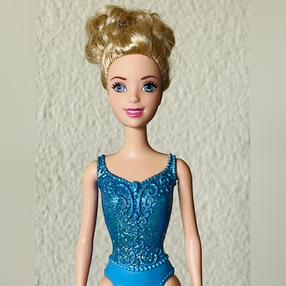 2012 mattel disney cindrella doll fashion doll vintage doll vintage toys